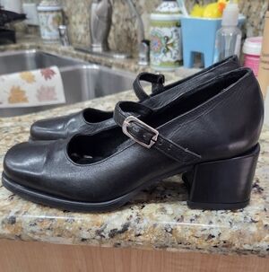 Spring Step Black Mary Jane Heels